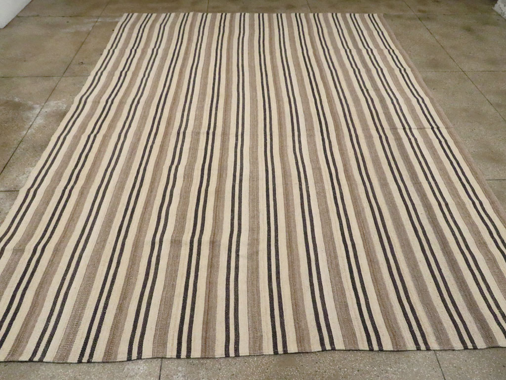 Modern Persian Flatweave Kilim Large Room Size Carpet, No.29788 - Staging