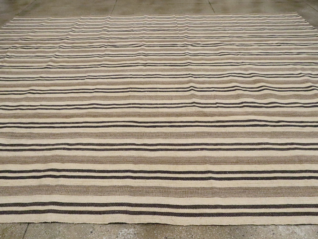 Modern Persian Flatweave Kilim Large Room Size Carpet, No.29788 - Staging