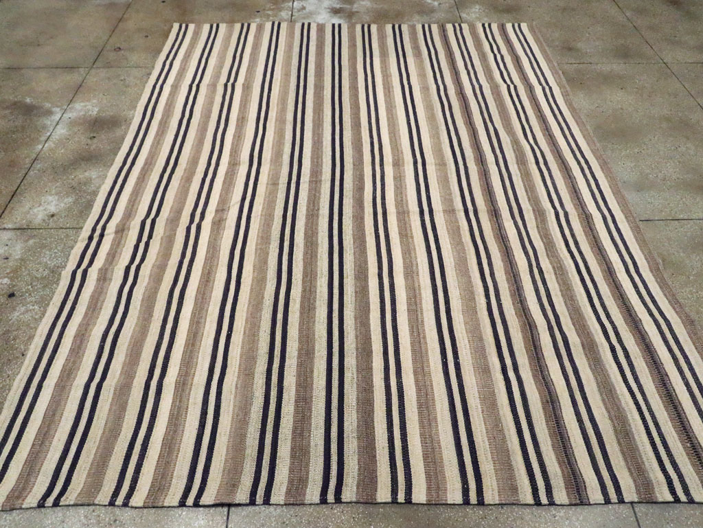 Modern Turkish Flatweave Kilim Room Size Carpet, No.29789 - Staging