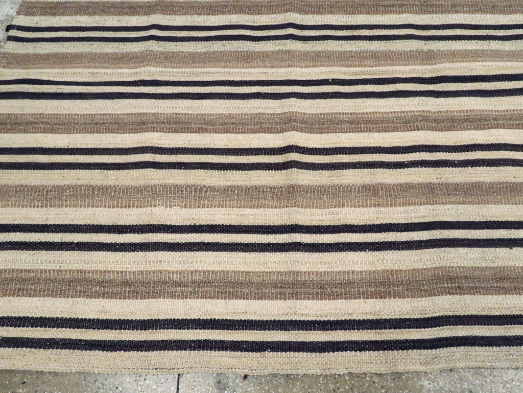 Modern Turkish Flatweave Kilim Room Size Carpet, No.29789 - Staging