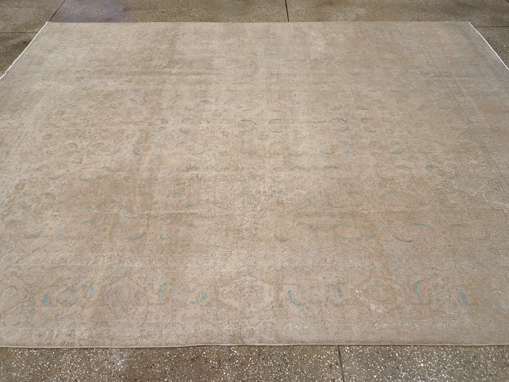 Vintage Persian Mahal Room Size Carpet, No.29794 - Staging