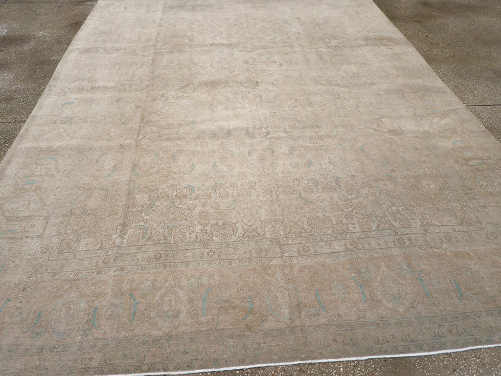 Vintage Persian Mahal Room Size Carpet, No.29794 - Staging