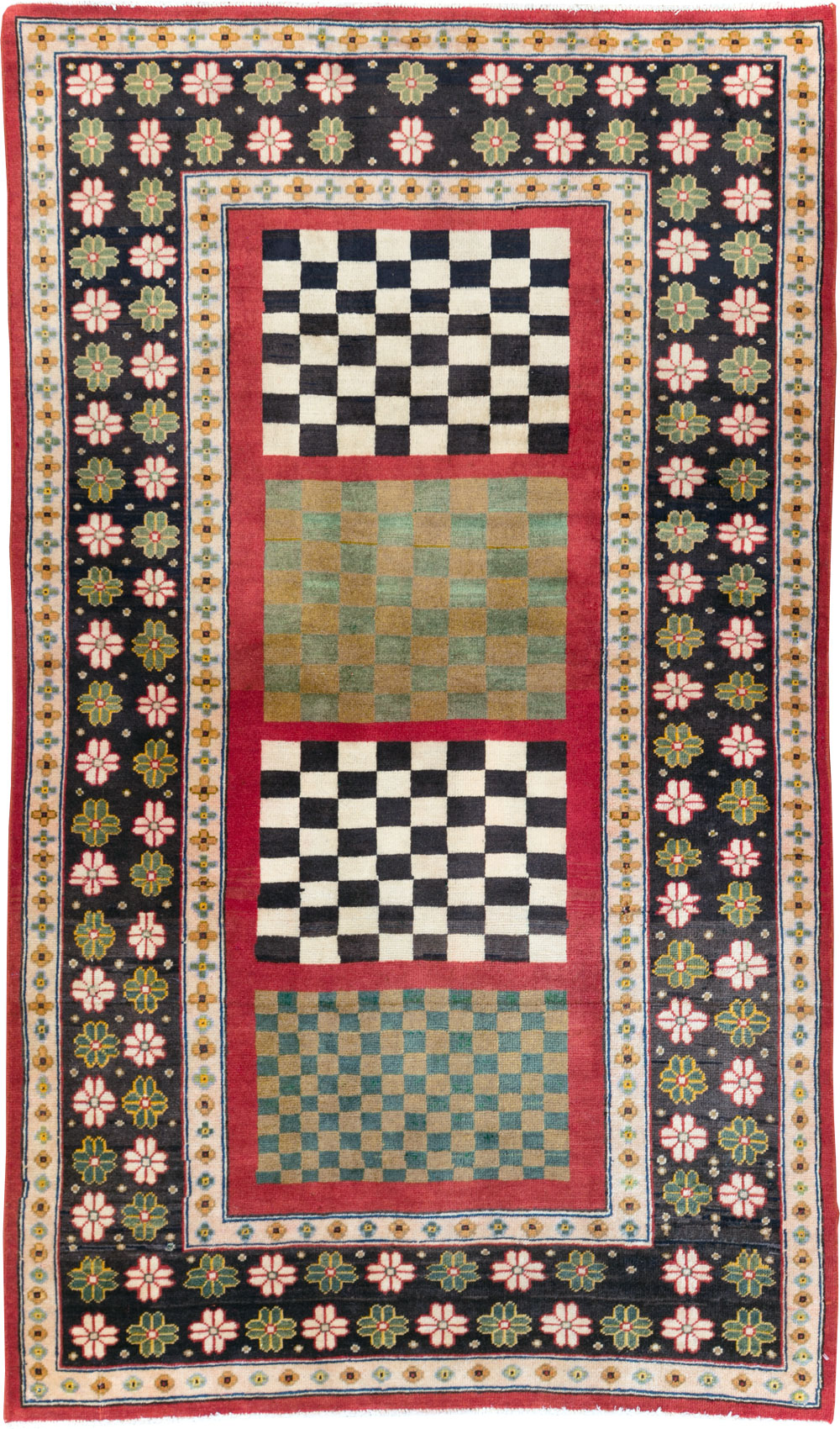 Vintage Persian Mahal Rug, No.29796 - Staging