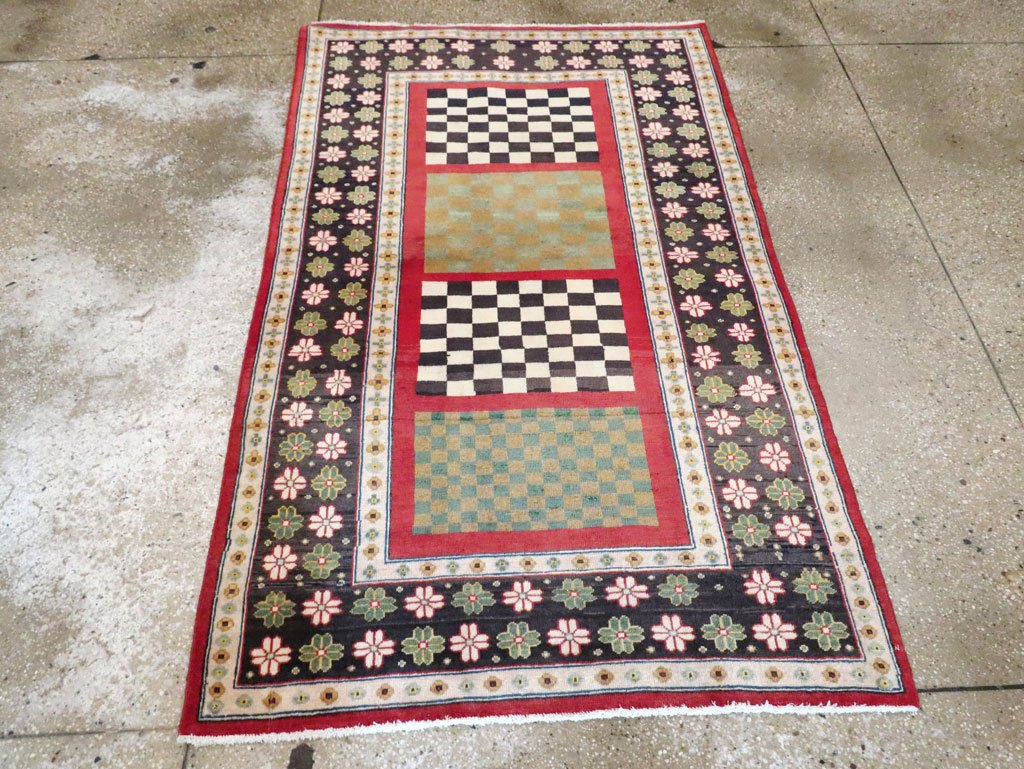 Vintage Persian Mahal Rug, No.29796 - Staging