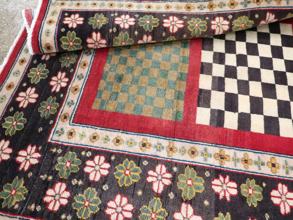 Vintage Persian Mahal Rug, No.29796 - Staging