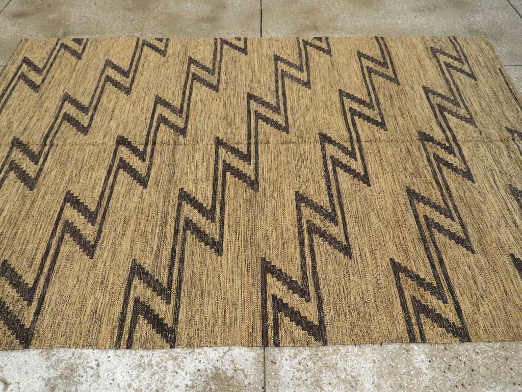 Contemporary Turkish Flatweave Kilim Accent Rug, No.29808 - Staging