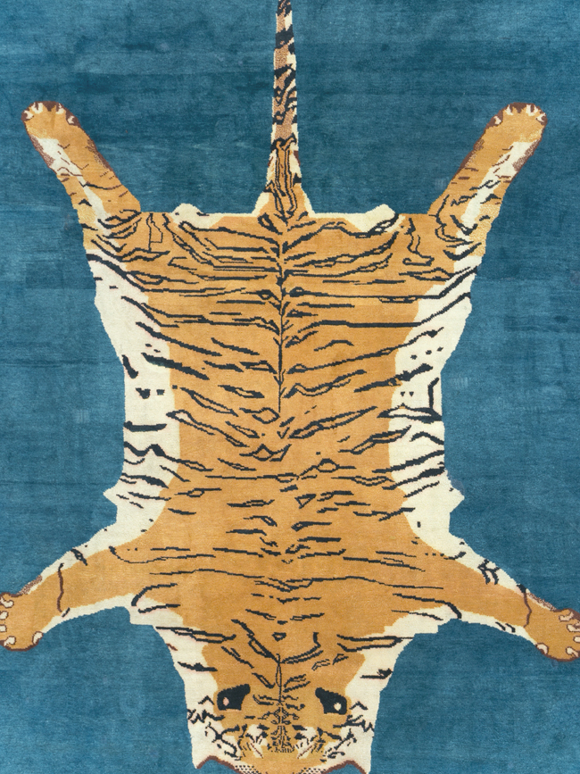 Antique Indian Pictorial Agra Carpet, No.29818 - Staging