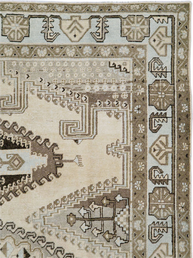 Vintage Persian Veece Accent Carpet, No.29839 - Staging