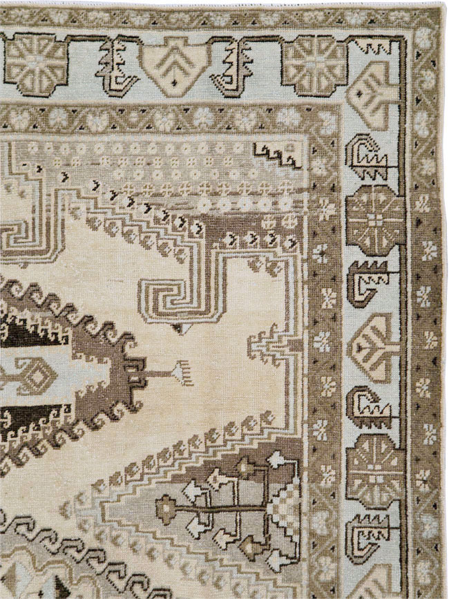 Vintage Persian Veece Accent Carpet, No.29839 - Staging