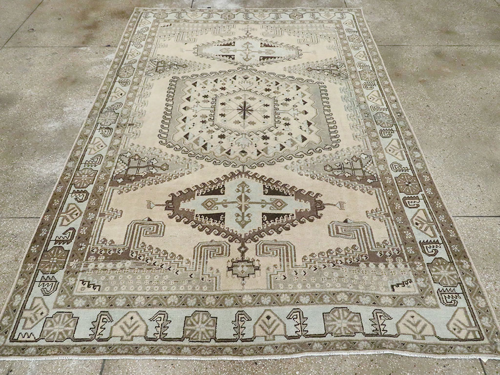 Vintage Persian Veece Accent Carpet, No.29839 - Staging