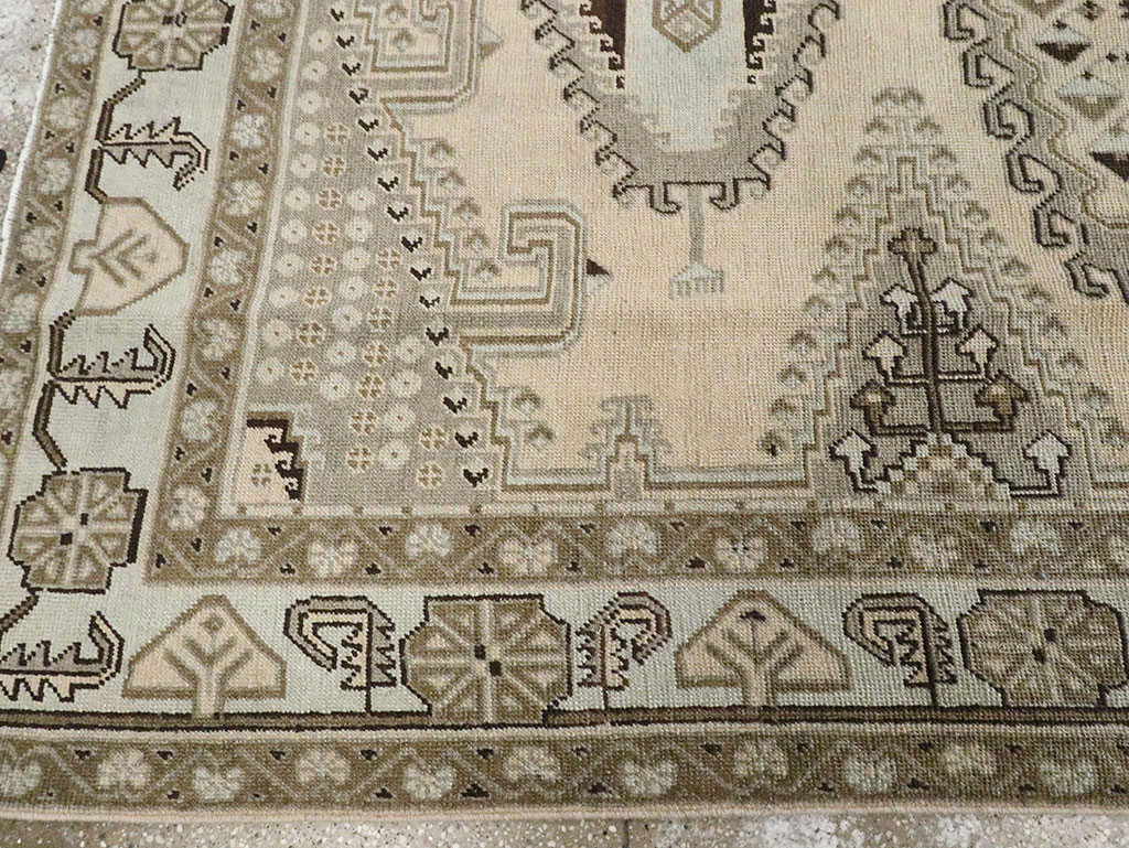 Vintage Persian Veece Accent Carpet, No.29839 - Staging