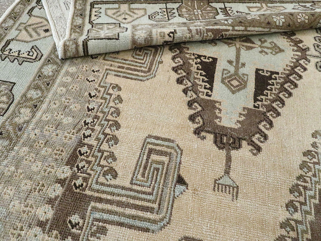 Vintage Persian Veece Accent Carpet, No.29839 - Staging