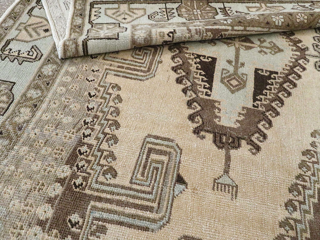 Vintage Persian Veece Accent Carpet, No.29839 - Staging