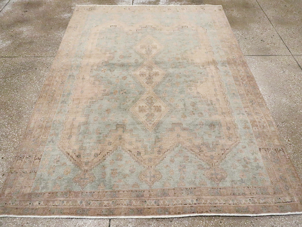Vintage Persian Shiraz Accent Rug, No.29873 - Staging