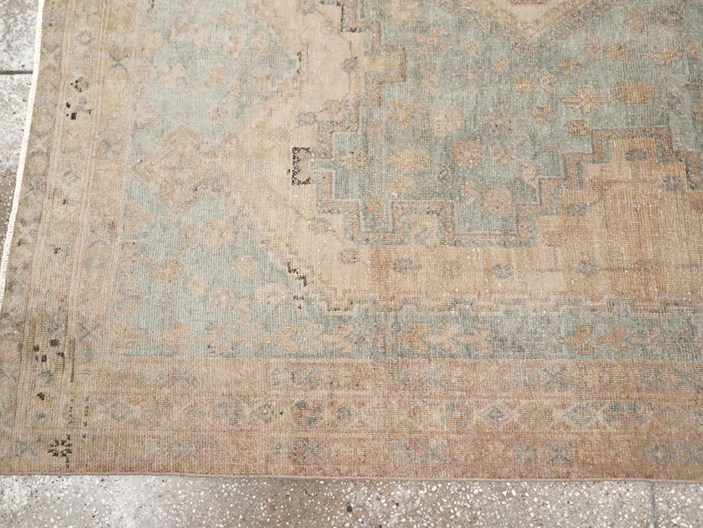 Vintage Persian Shiraz Accent Rug, No.29873 - Staging