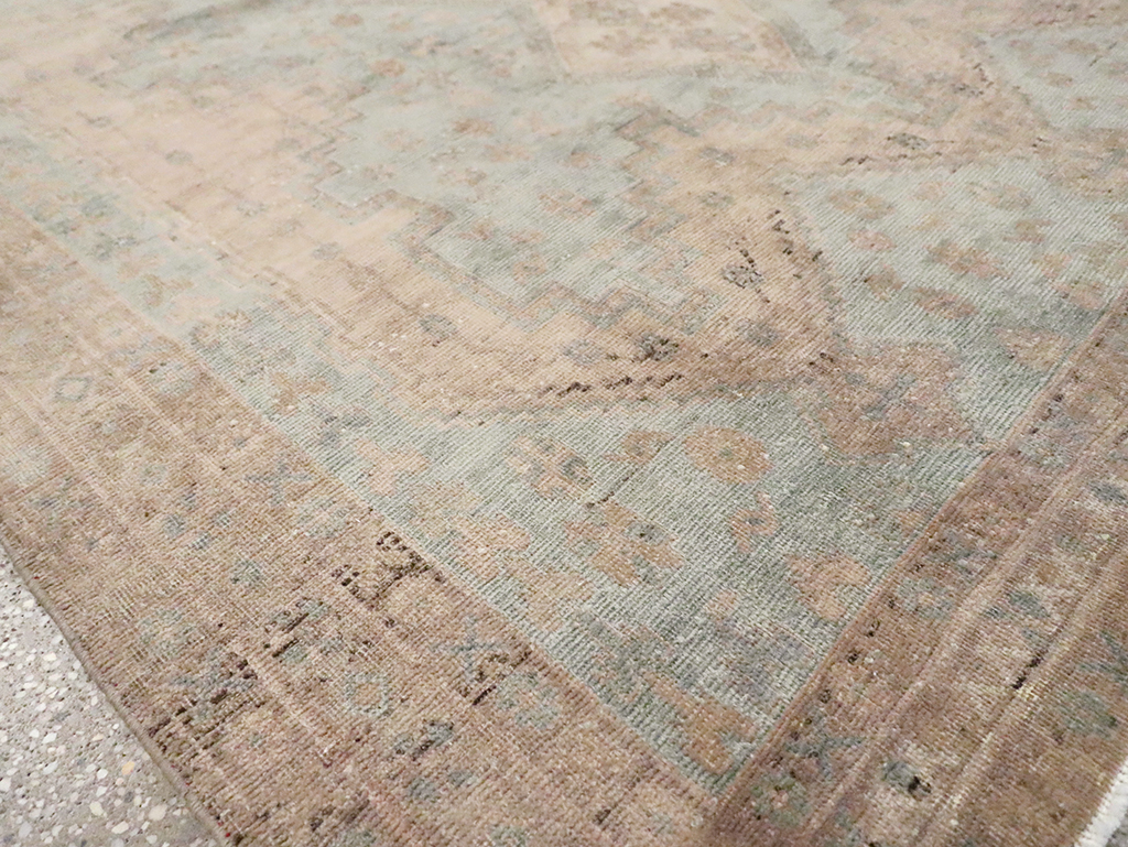 Vintage Persian Shiraz Accent Rug, No.29873 - Staging