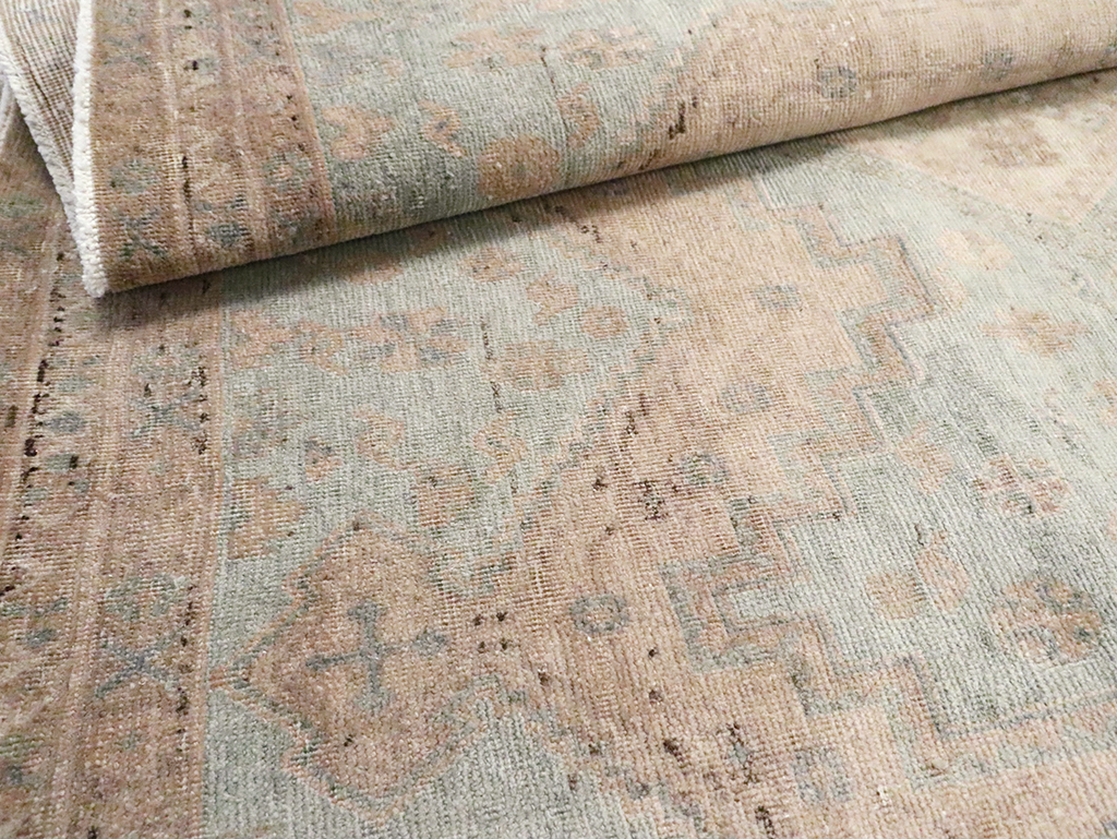 Vintage Persian Shiraz Accent Rug, No.29873 - Staging