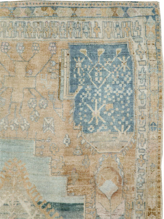 Vintage Persian Shiraz Throw Rug, No.29895 - Staging