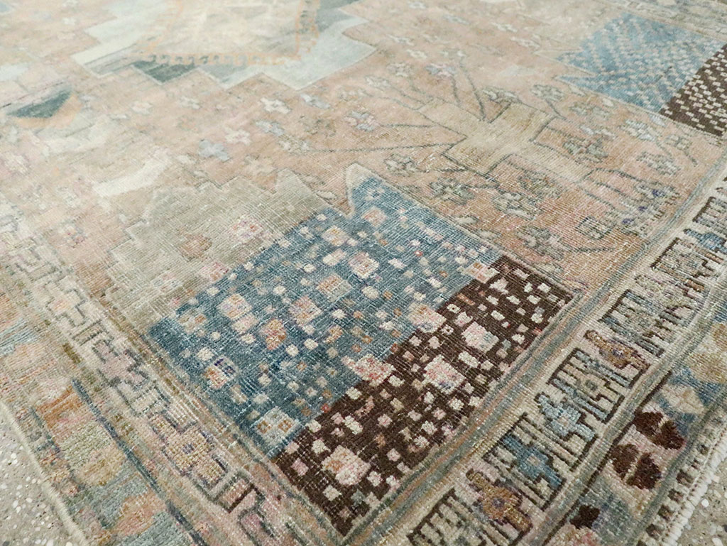 Vintage Persian Shiraz Throw Rug, No.29895 - Staging