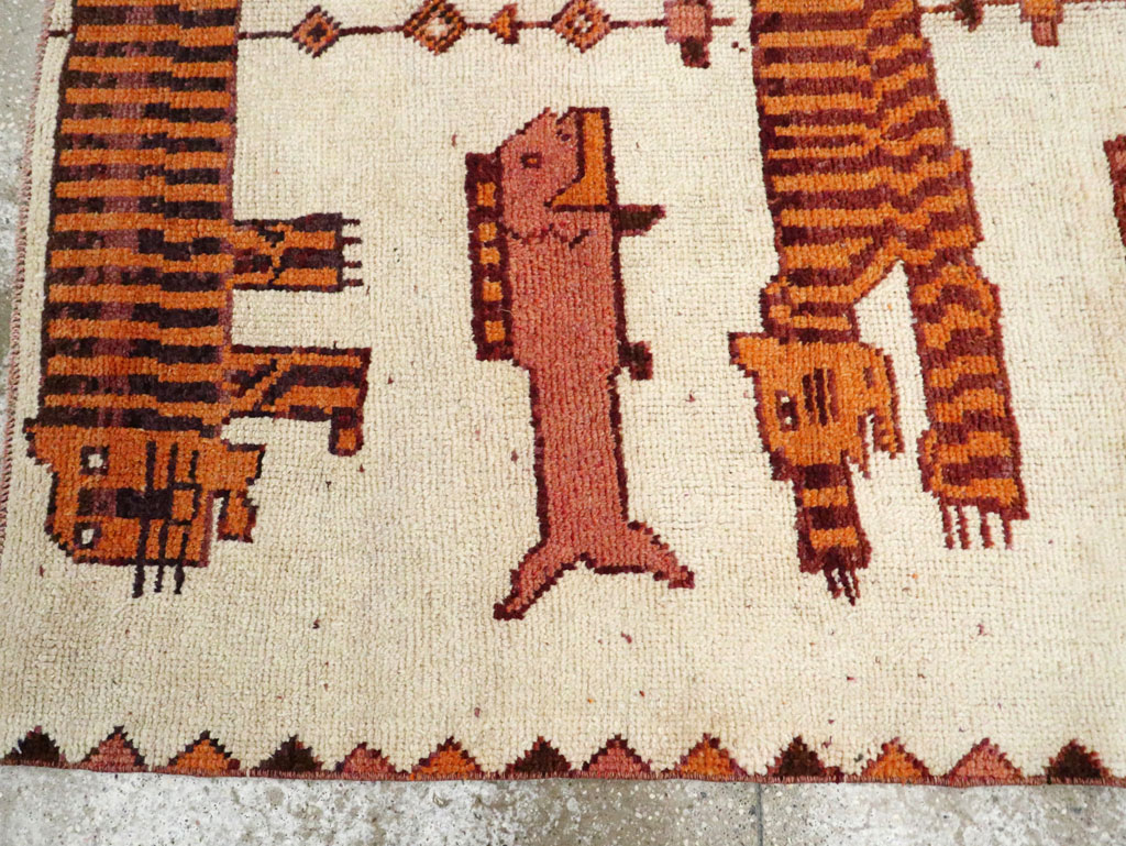 Vintage Persian Bakhtiari Pictorial Accent Rug (Pair: 2 of 2), No.30017 - Staging