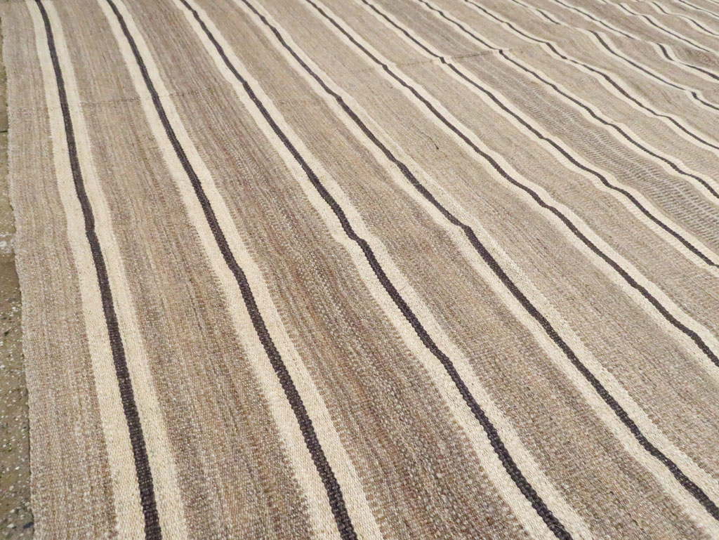 Contemporary Turkish Flatweave Kilim Oversize Carpet, No.30018 - Staging