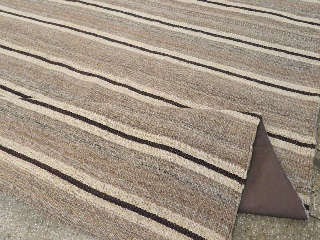 Modern Persian Flatweave Kilim Room Size Carpet, No.30024 - Staging