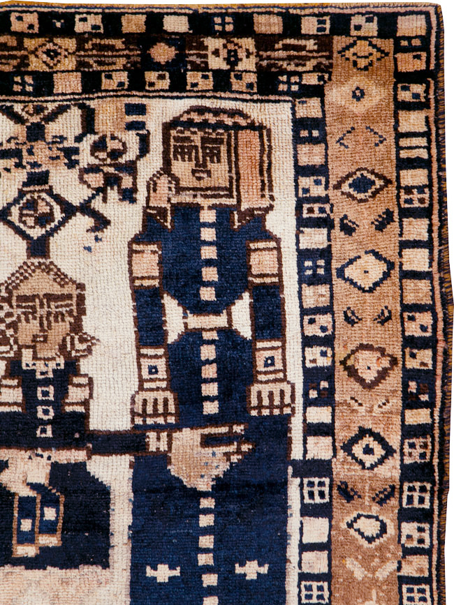 Vintage Persian Bakhtiari Rug, No.30032 - Staging