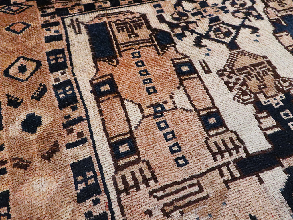 Vintage Persian Bakhtiari Rug, No.30032 - Staging