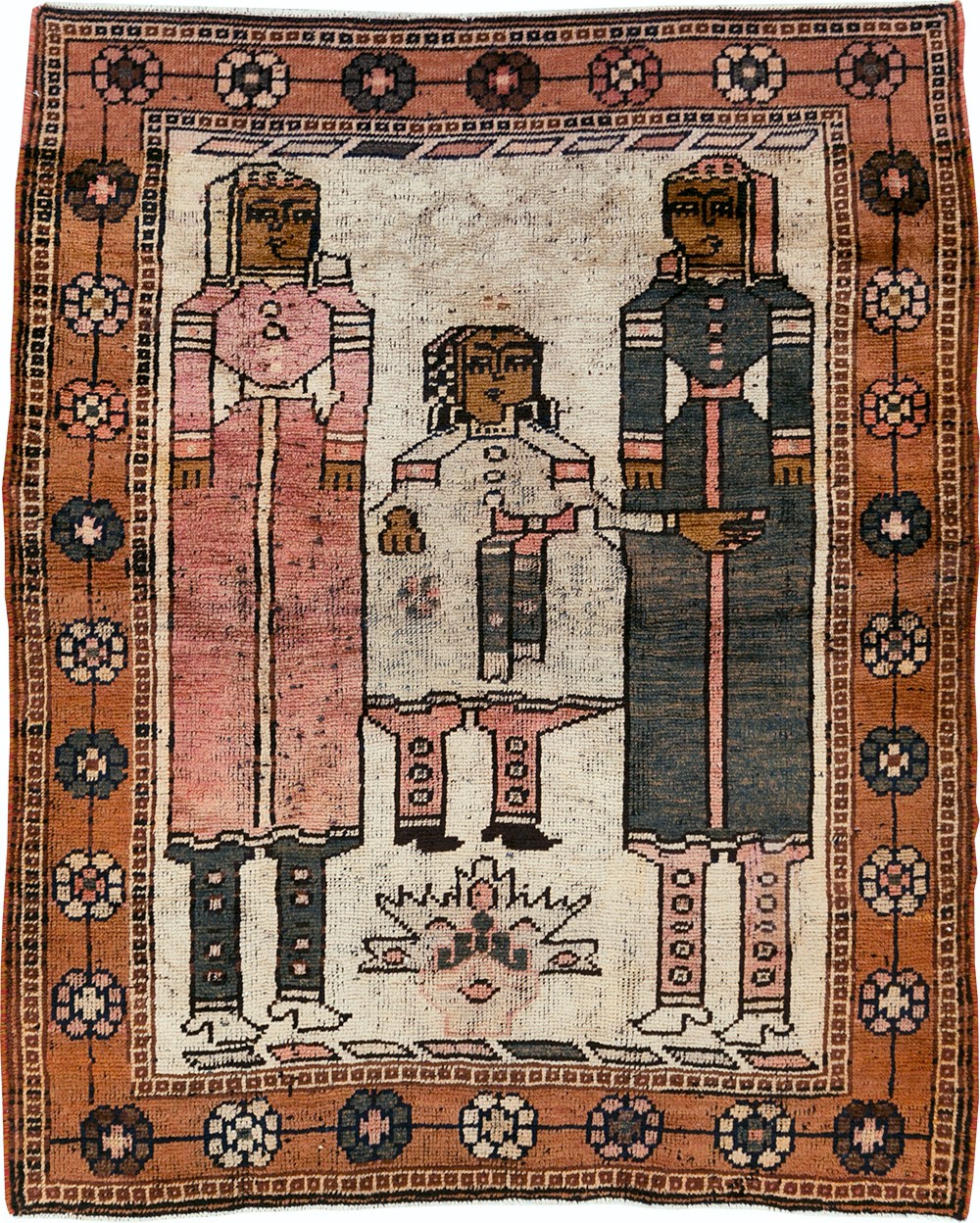 Vintage Persian Bakhtiari Pictorial Rug, No.30035 - Staging