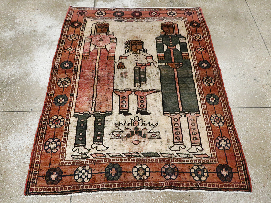 Vintage Persian Bakhtiari Pictorial Rug, No.30035 - Staging