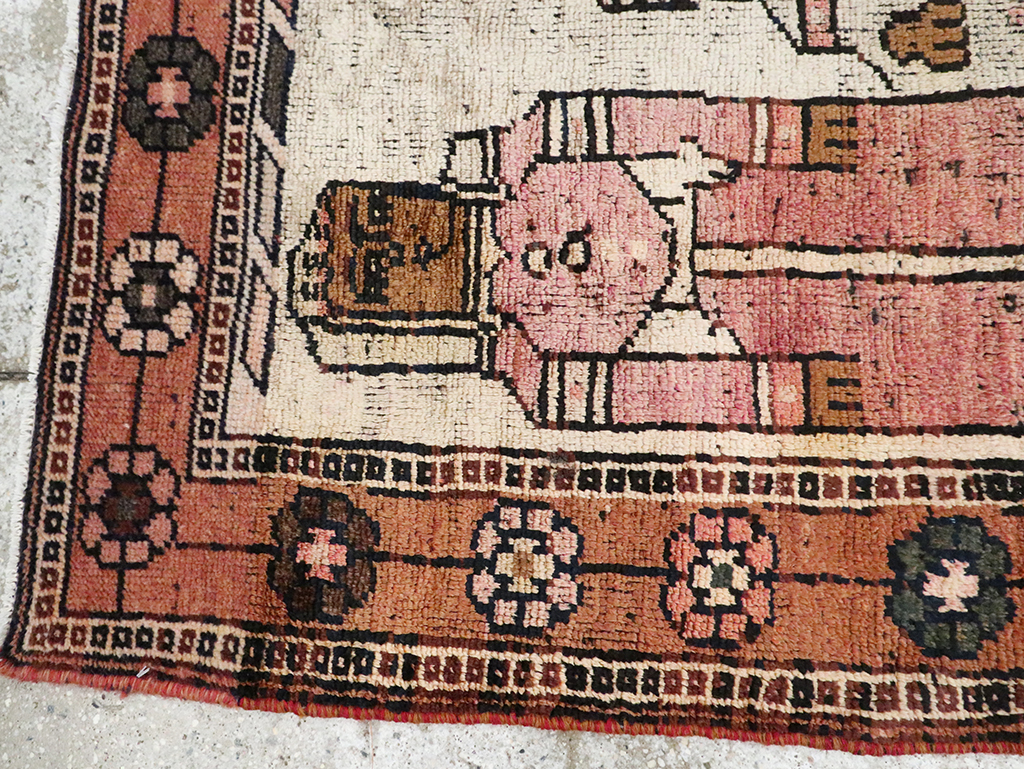 Vintage Persian Bakhtiari Pictorial Rug, No.30035 - Staging