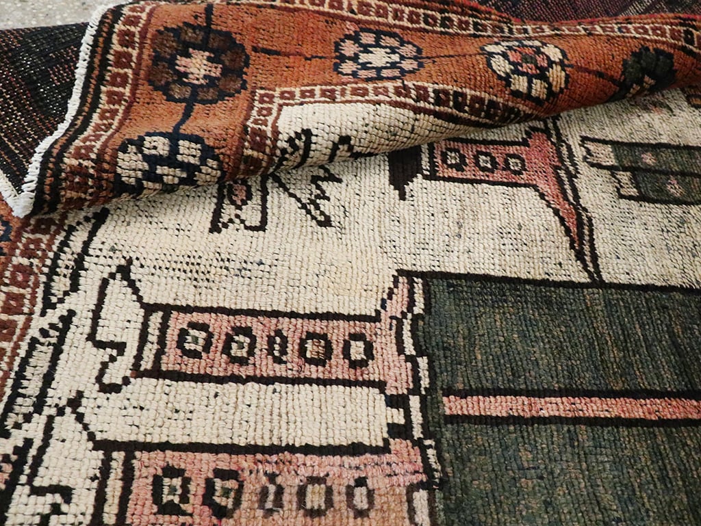 Vintage Persian Bakhtiari Pictorial Rug, No.30035 - Staging