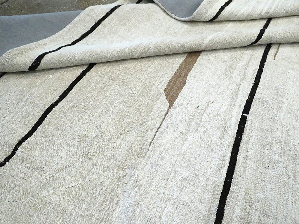 Contemporary Turkish Room Size Flatweave Kilim, No.30064 - Staging