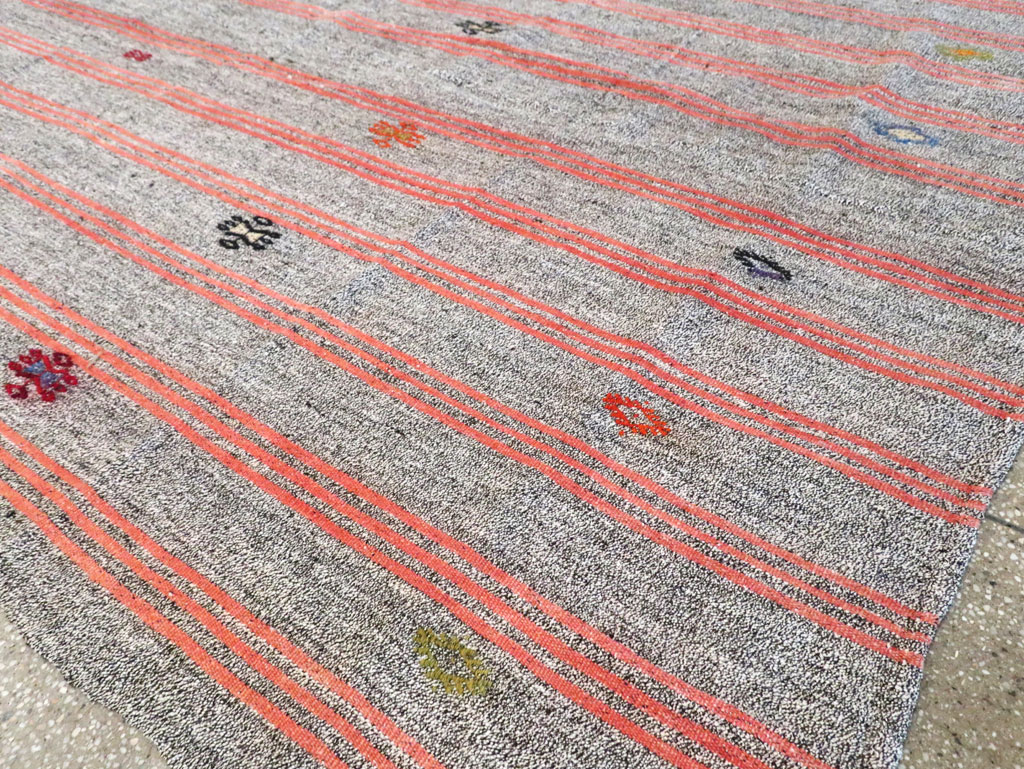 Mid-20th Century Handmade Turkish Flatweave Kilim, No.30068 - Staging