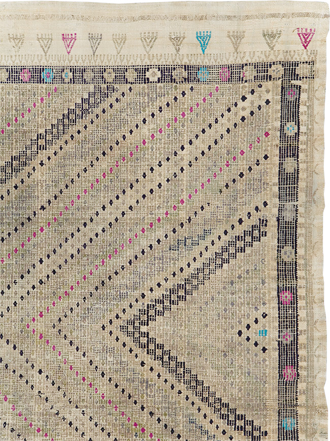 Mid-20th Century Turkish Flatweave Kilim, No.30070 - Staging