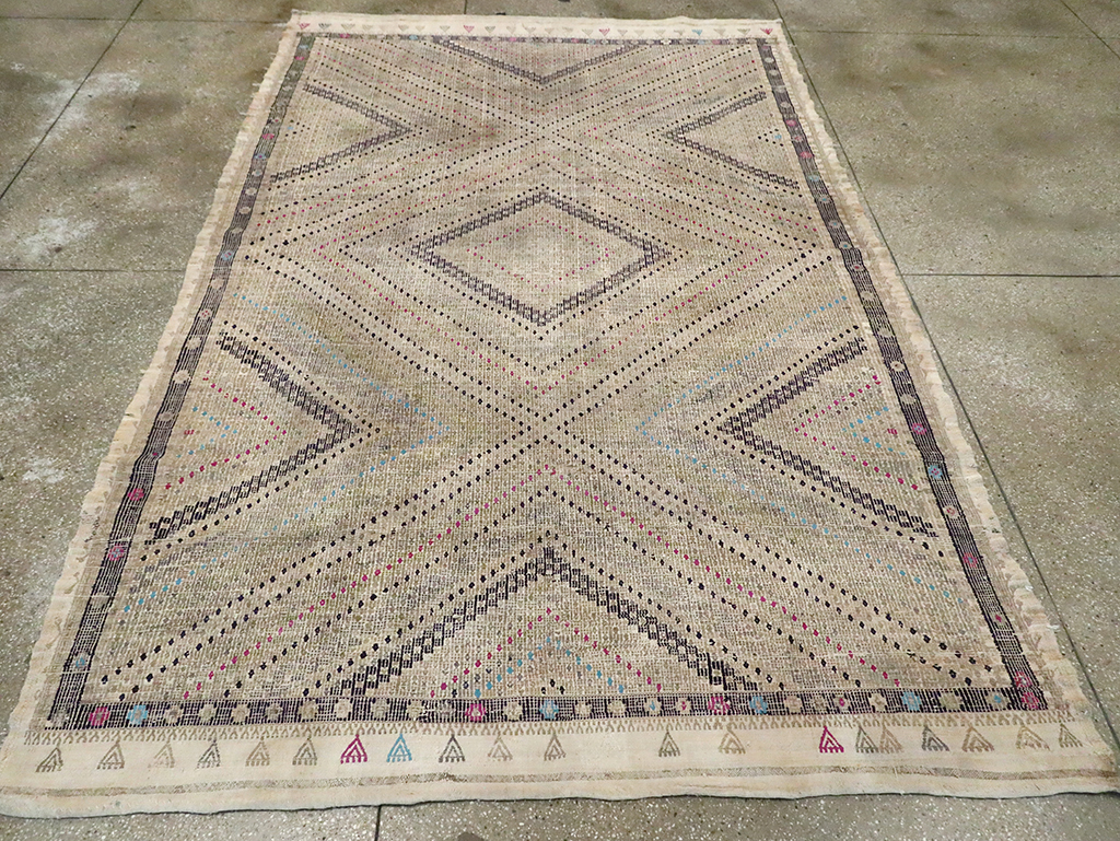 Mid-20th Century Turkish Flatweave Kilim, No.30070 - Staging