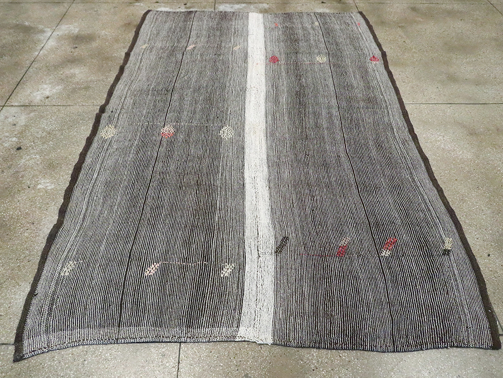 Mid-20th Century Handmade Turkish Flatweave Kilim, No.30076 - Staging