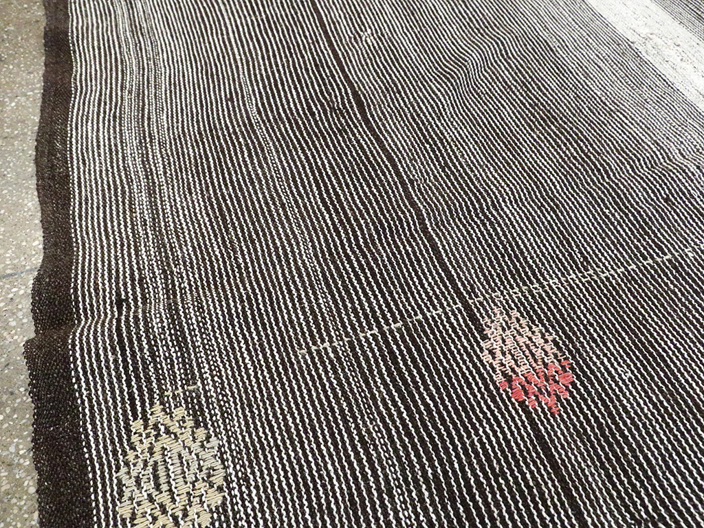 Mid-20th Century Handmade Turkish Flatweave Kilim, No.30076 - Staging