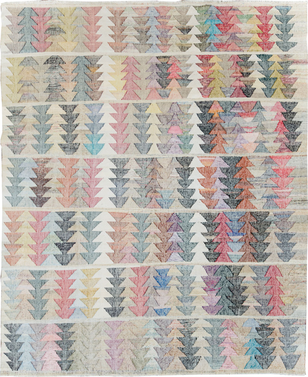 Contemporary Turkish Flatweave Kilim Room Size Carpet, No.30101 - Staging