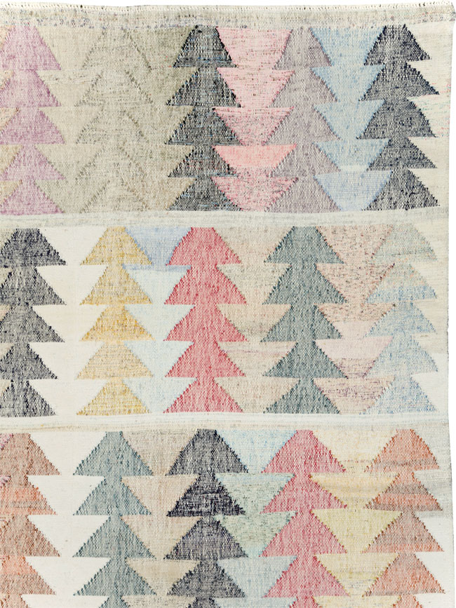 Contemporary Turkish Flatweave Kilim Room Size Carpet, No.30101 - Staging