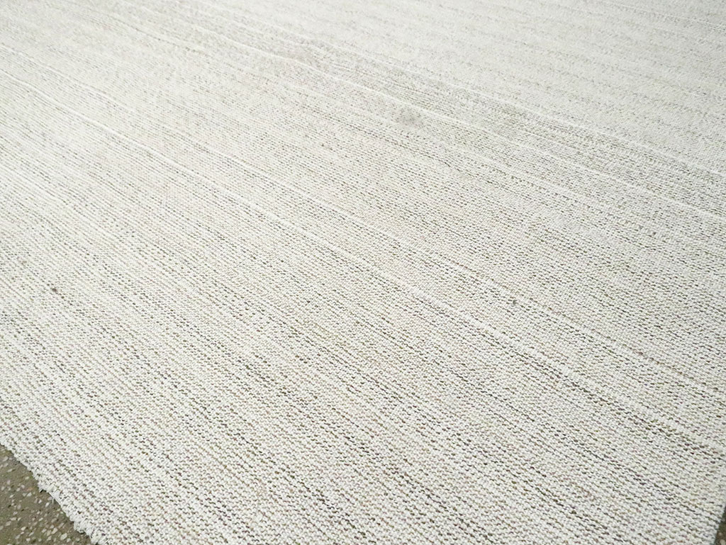 Mid-20th Century Room Size Turkish Flatweave Kilim, No.30105 - Staging