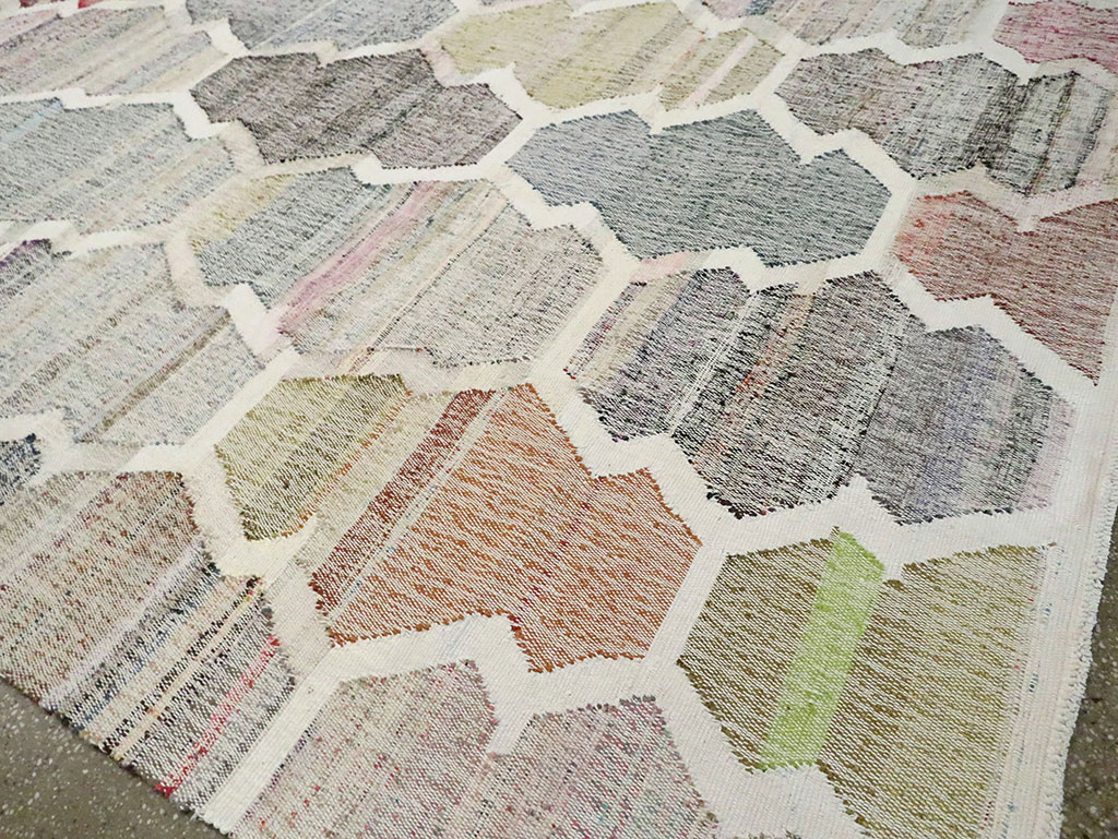 Contemporary Turkish Flatweave Kilim Large Room Size Carpet, No.30115 - Staging