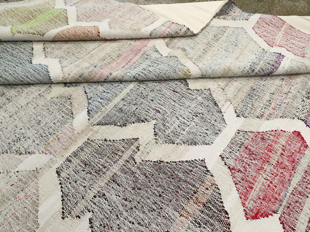 Contemporary Turkish Flatweave Kilim Large Room Size Carpet, No.30115 - Staging