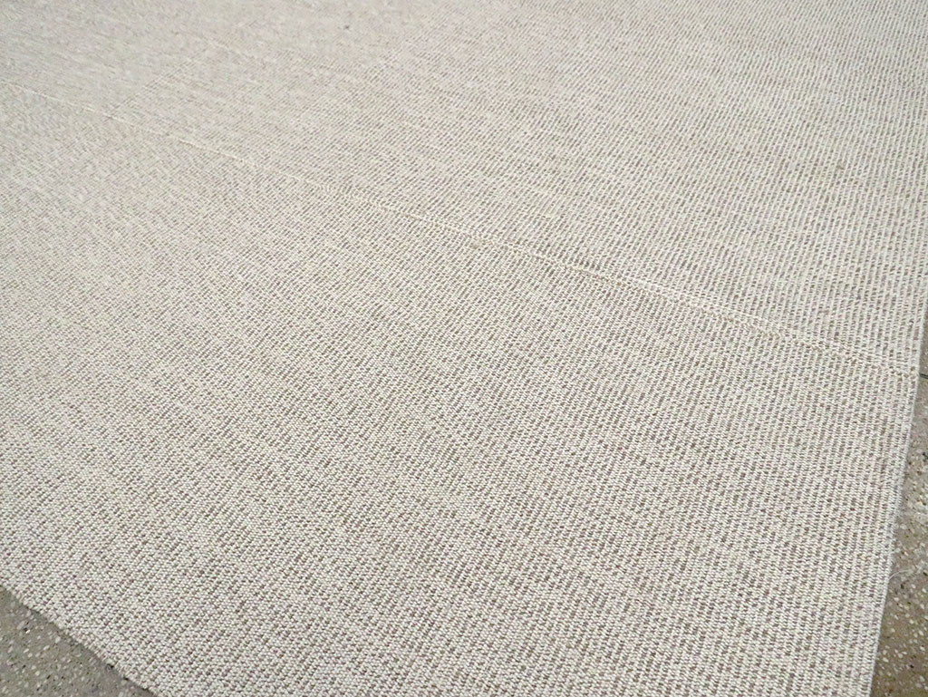 Mid-20th Century Handmade Turkish Flatweave Kilim, No.30122 - Staging