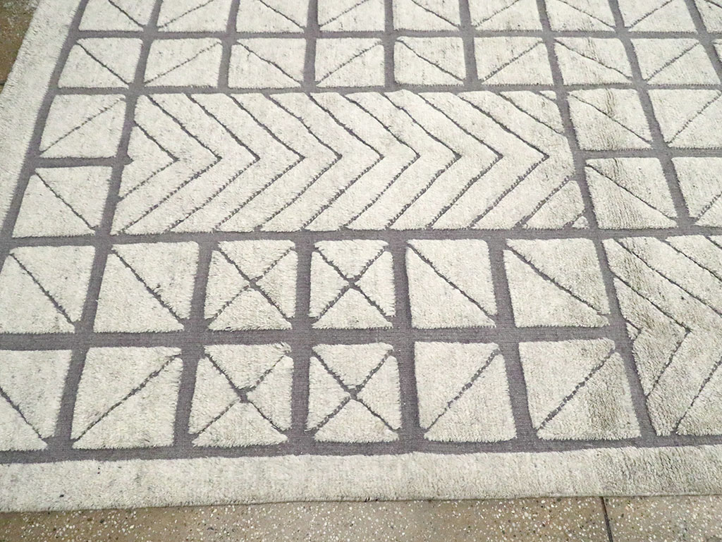 Contemporary Turkish Room Size Carpet, No.30128 - Staging