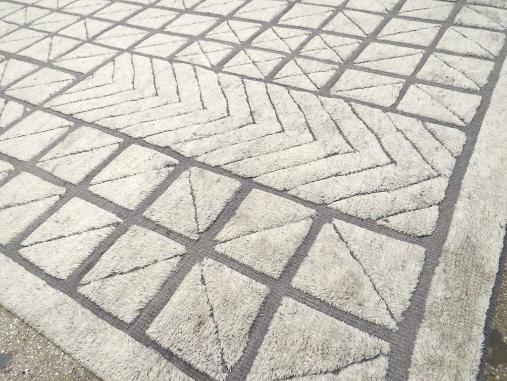 Contemporary Turkish Room Size Carpet, No.30128 - Staging