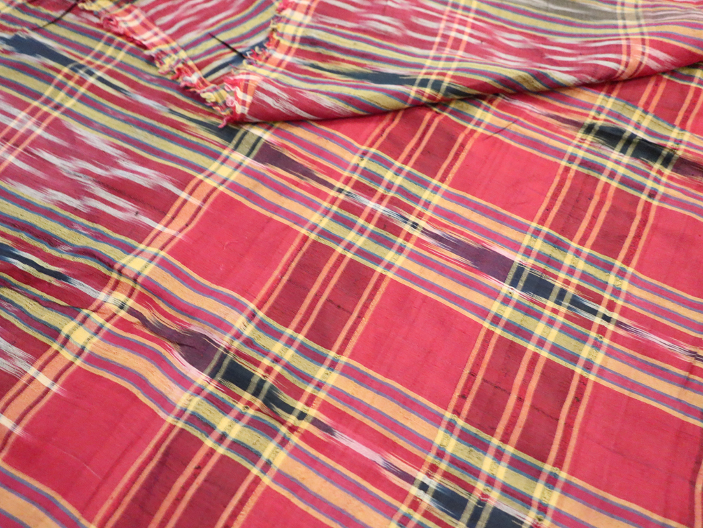 Vintage Persian Textile Fabric, No.30137 - Staging