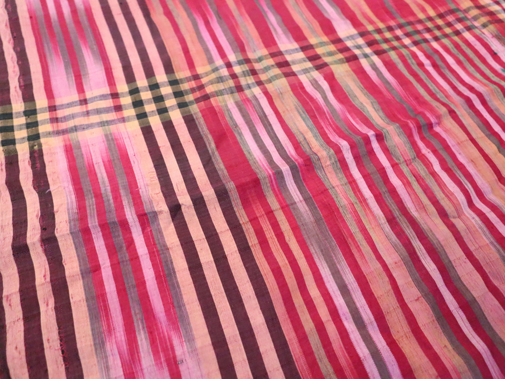 Vintage Persian Textile, No.30138 - Staging