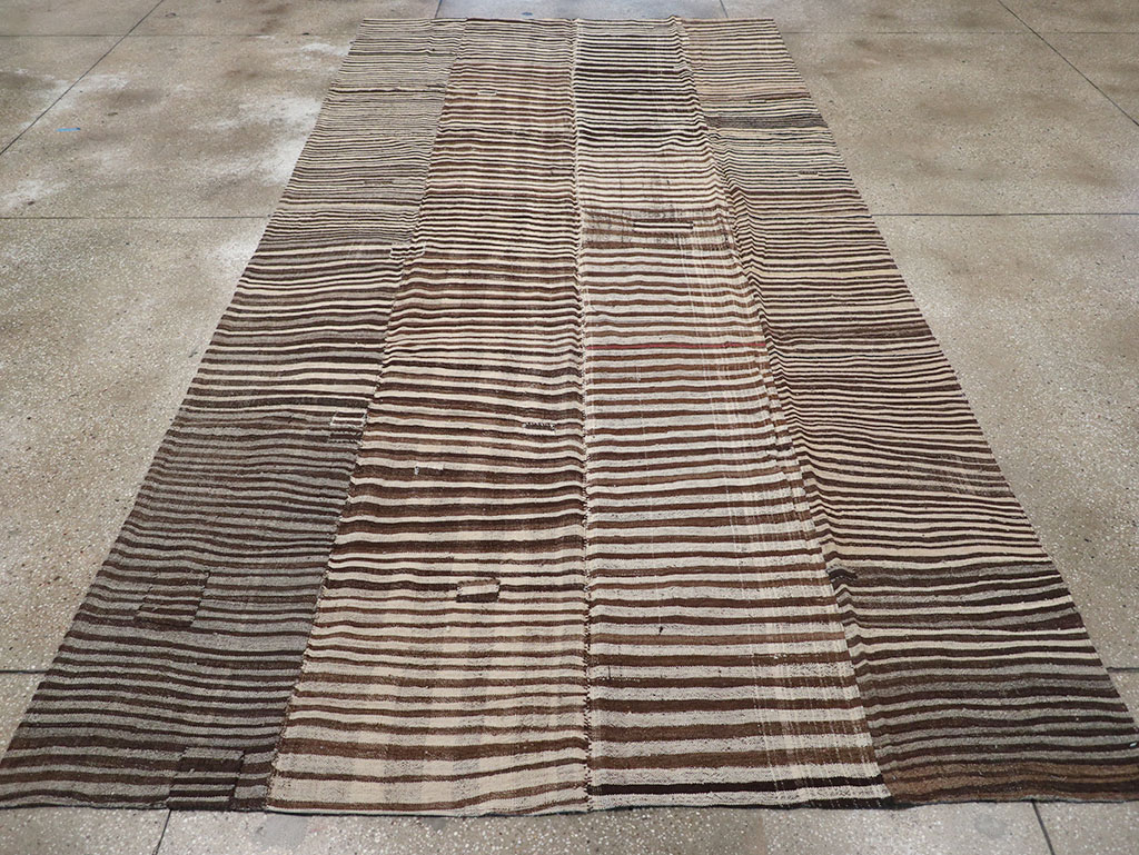 Vintage Persian Flatweave Kilim Room Size Carpet, No.30161 - Staging