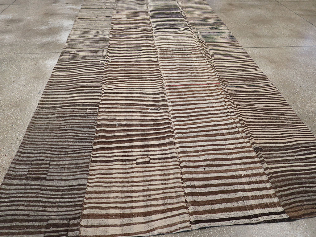 Vintage Persian Flatweave Kilim Room Size Carpet, No.30161 - Staging